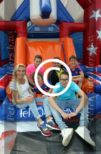 Fijnaart 8 Mei 2015
Verjaardag Frans Junior (6 jaar) samen met zijn drie broers en Mariska Bauer en Frans Bauer