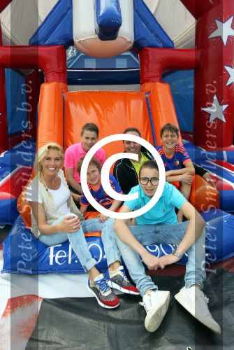 Fijnaart 8 Mei 2015
Verjaardag Frans Junior (6 jaar) samen met zijn drie broers en Mariska Bauer en Frans Bauer