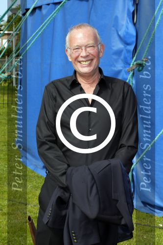 Amsterdam 21 mei 2015  
Presentatie nieuwe theaterstukken Janke Dekker Productions. (Janke Dekker en Michael v Praag)
Aanwezige castleden Erris v Ginkel Esther Lindenbergh Frans Mulder Johnny Kraaijkamp Kali v Starrenburg Suus Ruis Sandra Reemer Xander de Vledder Truus te Stelle Maaike Widdershoven en Mike Weerts