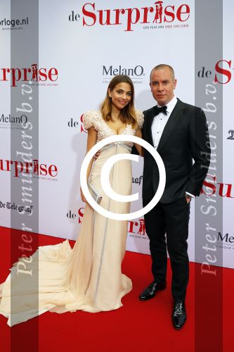 Amsterdam 18 mei 2015
Premiere de surprise van Mike v Diem met in de hoofdrollen Georgina Verbaan en Jeroen v Koningsbrugge. De premiere was in Tuschinski.
