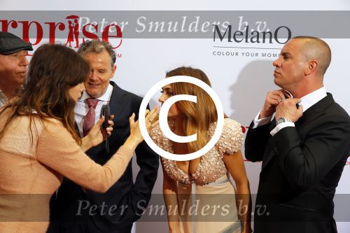 Amsterdam 18 mei 2015
Premiere de surprise van Mike v Diem met in de hoofdrollen Georgina Verbaan en Jeroen v Koningsbrugge. De premiere was in Tuschinski.
