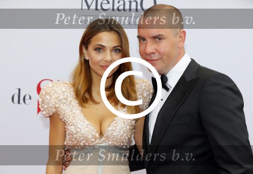 Amsterdam 18 mei 2015
Premiere de surprise van Mike v Diem met in de hoofdrollen Georgina Verbaan en Jeroen v Koningsbrugge. De premiere was in Tuschinski.