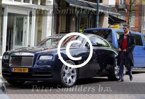 Amsterdam 9 mei 2015
Gerard Spong met zijn hondje en zijn Rolls Royce.