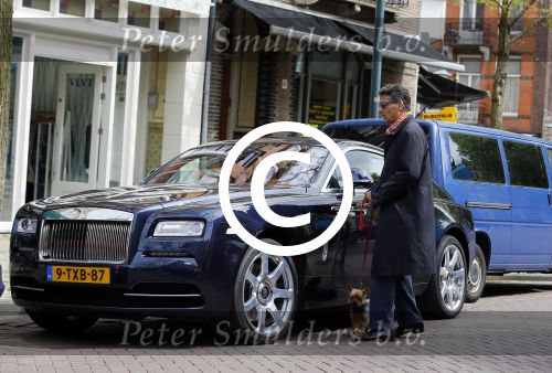 Amsterdam 9 mei 2015
Gerard Spong met zijn hondje en zijn Rolls Royce.