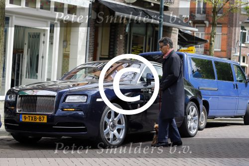 Amsterdam 9 mei 2015
Gerard Spong met zijn hondje en zijn Rolls Royce.