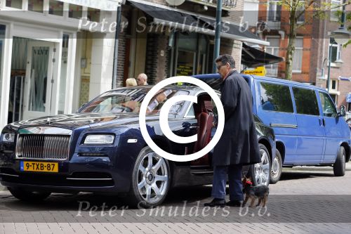 Amsterdam 9 mei 2015
Gerard Spong met zijn hondje en zijn Rolls Royce.