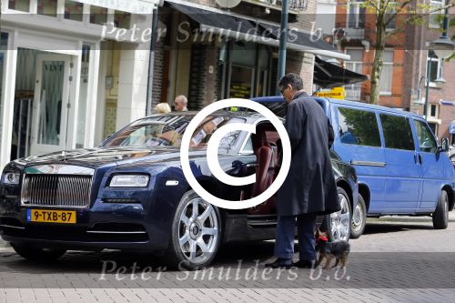 Amsterdam 9 mei 2015
Gerard Spong met zijn hondje en zijn Rolls Royce.