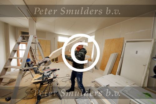 Amsterdam 7 mei 2015
Gordon in en voor zijn nieuwe zaak. De tweede Blushing wordt medio juni geopend. Hij komt in het oude pand van Mart Visser tegen over het v Gogh Museum. Gordon krijgt ook een groot terras aan de zijkant. Fietsen moeten verwijdert worden.