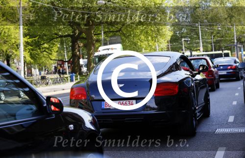 Amsterdam 21 mei 2015
Hakim Ziyech in zijn bentley in amsterdam met vrienden