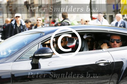 Amsterdam 21 mei 2015
Hakim Ziyech in zijn bentley in amsterdam met vrienden