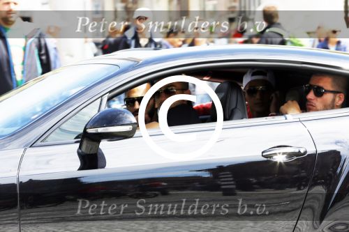 Amsterdam 21 mei 2015
Hakim Ziyech in zijn bentley in amsterdam met vrienden