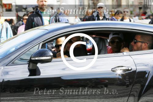 Amsterdam 21 mei 2015
Hakim Ziyech in zijn bentley in amsterdam met vrienden