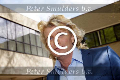 Hilversum 1 mei 2015
Boek presentatie van LUV. Marga Scheide en Jose Hoebee zijn aanwezig in de wisseloord studio\'s.
Peter Boonstra is de maker van het boek.