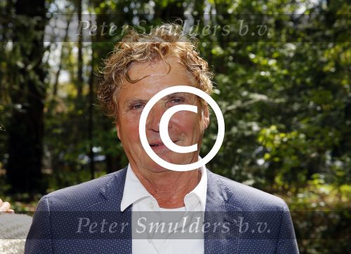 Hilversum 1 mei 2015
Boek presentatie van LUV. Marga Scheide en Jose Hoebee zijn aanwezig in de wisseloord studio\'s.
Peter Boonstra is de maker van het boek.