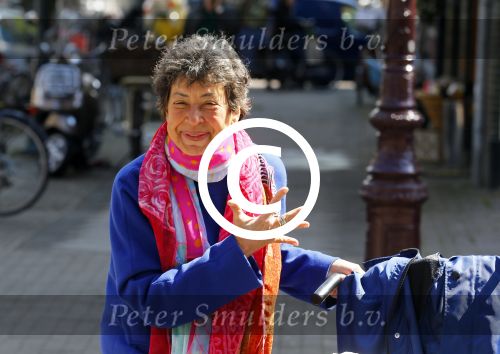 Amsterdam 6 mei 2015  
Heddy Lester op de cornelis schuytstraat