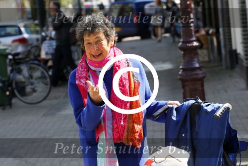 Amsterdam 6 mei 2015  
Heddy Lester op de cornelis schuytstraat