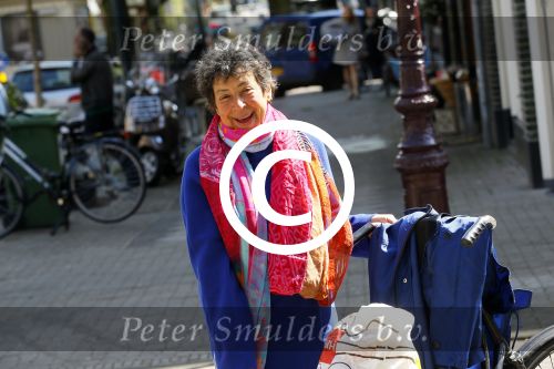 Amsterdam 6 mei 2015  
Heddy Lester op de cornelis schuytstraat