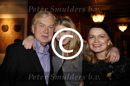 Amsterdam 18 december 2009
Premiere kerstcircus van henk v d Meijden in carre. Henk met zijn vrouw Monica en dochter
Peter Smulders bv
