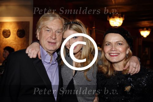 Amsterdam 18 december 2009
Premiere kerstcircus van henk v d Meijden in carre. Henk met zijn vrouw Monica en dochter
Peter Smulders bv