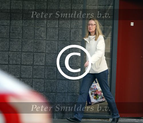 Amstelveen 30 mei 2015
De vriendin van Henny Cruijff verlaat hun appartement/huis.