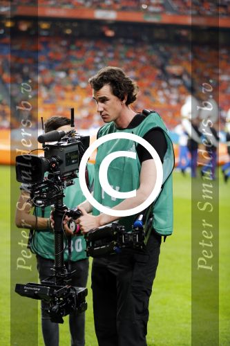 Amsterdam  5 juni 2015
Nederland-USA 3-4 in de arena. Max Smulders mag met Memphis Depay het veld oplopen.
Ivo Borkus loopt met steadycam op het veld.