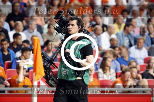 Amsterdam  5 juni 2015
Nederland-USA 3-4 in de arena. Max Smulders mag met Memphis Depay het veld oplopen.
Ivo Borkus loopt met steadycam op het veld.