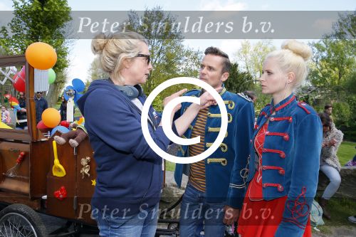 Alphen aan de Rijn 7 mei 2015
Patrick Martens (Koen),Aad van Toor (Adriaan), Bas van Toor (Bassie) en Janouk Kelderman (Keet) tijdens de opnamedag van de nieuwe speelfilm Keet & Koen en de speurtocht naar Bassie & Adriaan .