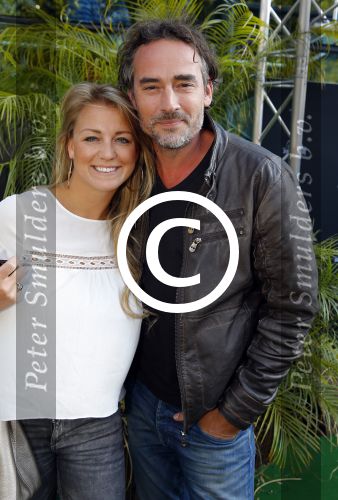 Amsterdam 10 juni 2015
Premiere Jurassic world in pathe arena. Ruud Feltkamp is aanwezig als dj.
Jeroen Nieuwenhuizen met vrouw