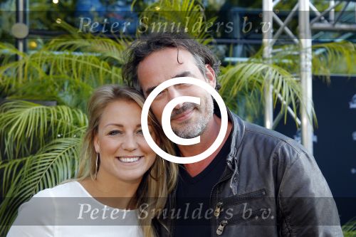 Amsterdam 10 juni 2015
Premiere Jurassic world in pathe arena. Ruud Feltkamp is aanwezig als dj.
Jeroen Nieuwenhuizen met vrouw