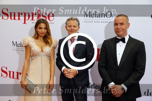 Amsterdam 18 mei 2015
Premiere de surprise van Mike v Diem met in de hoofdrollen Georgina Verbaan en Jeroen v Koningsbrugge. De premiere was in Tuschinski.