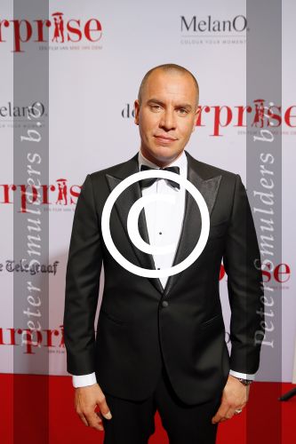 Amsterdam 18 mei 2015
Premiere de surprise van Mike v Diem met in de hoofdrollen Georgina Verbaan en Jeroen v Koningsbrugge. De premiere was in Tuschinski.