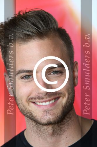 Amsterdam, 15 Mei 2015
Presentatie Cast nieuste speelfilm van Johan Nijenhuis, Rokjesdag
Jim Bakkum speelt de rol van JEFFREY