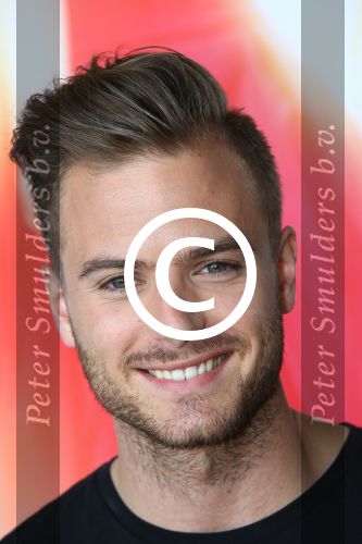 Amsterdam, 15 Mei 2015
Presentatie Cast nieuste speelfilm van Johan Nijenhuis, Rokjesdag
Jim Bakkum speelt de rol van JEFFREY