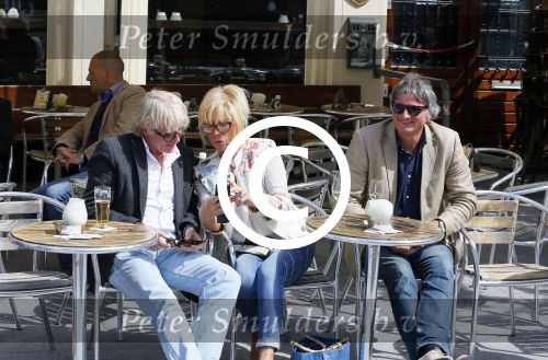 Amsterdam 26 mei 2015  
Joke Bruijs met haar vriend Frits Landesbergen en ex Boris Bayer en Gerard Cox