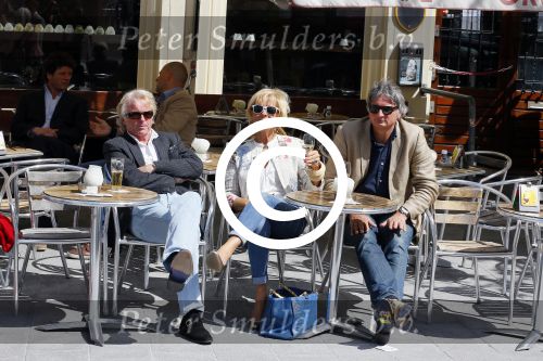 Amsterdam 26 mei 2015  
Joke Bruijs met haar vriend Frits Landesbergen en ex Boris Bayer en Gerard Cox
