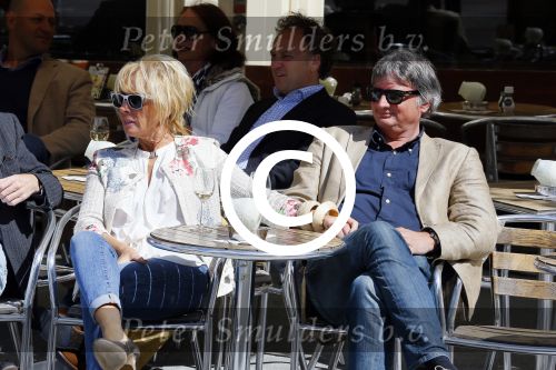 Amsterdam 26 mei 2015  
Joke Bruijs met haar vriend Frits Landesbergen en ex Boris Bayer en Gerard Cox
