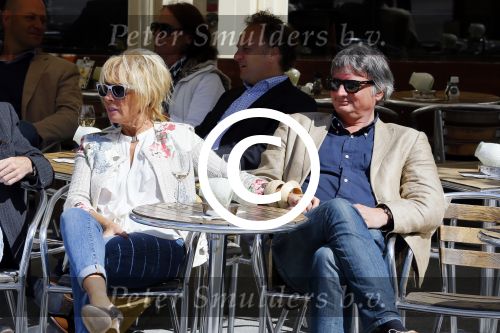 Amsterdam 26 mei 2015  
Joke Bruijs met haar vriend Frits Landesbergen en ex Boris Bayer en Gerard Cox