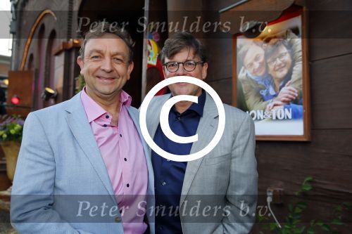 Amsterdam 11 mei 2015 
Jon v Eerd en zijn partner Ton vieren hun 30 jarig huwelijk met een feest met vele collega\'s