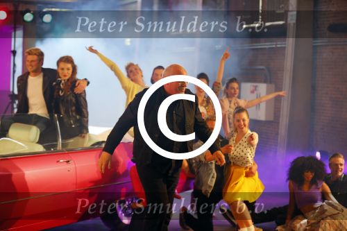 Amsterdam 8 mei 2015  
Albert Verlinde presenteert de cast van Grease met oaTim Douwsma , Vajen van den Bosch Rene v Kooten Tommie Christiaan en Mylene d\'Anjou.
De presentatie is bij de westergasfabriek. Jos v Zoelen