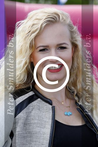 Amsterdam 21 mei 2015  
Presentatie nieuwe theaterstukken Janke Dekker Productions. (Janke Dekker en Michael v Praag)
Aanwezige castleden Erris v Ginkel Esther Lindenbergh Frans Mulder Johnny Kraaijkamp Kali v Starrenburg Suus Ruis Sandra Reemer Xander de Vledder Truus te Stelle Maaike Widdershoven en Mike Weerts