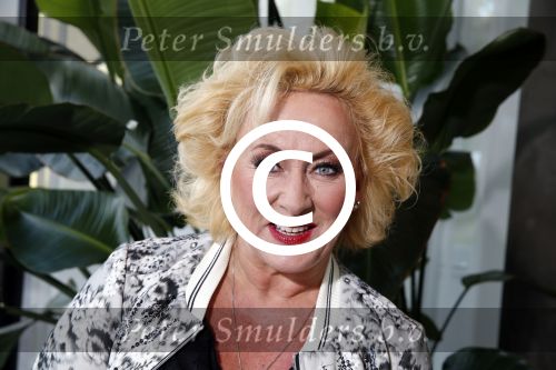 Amsterdam 8 juni 2015
Lunch georganiseerd door Betty de Groot in het Fletscher Hotel aan de A2.  Karin Bloemen