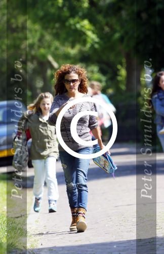 Zuiderwoude 28 mei 2015
Katja Schuurman op straat