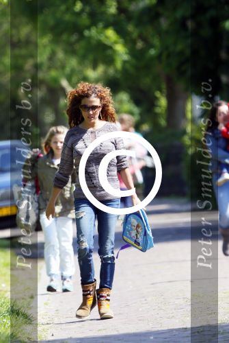 Zuiderwoude 28 mei 2015
Katja Schuurman op straat