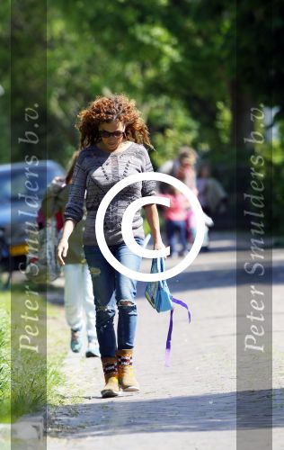 Zuiderwoude 28 mei 2015
Katja Schuurman op straat