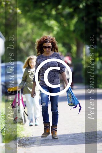 Zuiderwoude 28 mei 2015
Katja Schuurman op straat