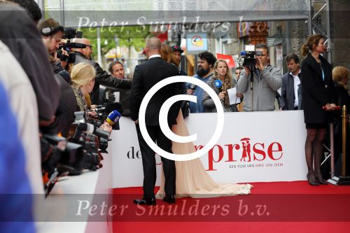 Amsterdam 18 mei 2015
Premiere de surprise van Mike v Diem met in de hoofdrollen Georgina Verbaan en Jeroen v Koningsbrugge. De premiere was in Tuschinski.