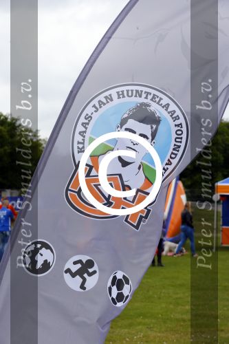 Arnhem 31 mei 2015
Voetbalclinic Klaas jan Huntelaar foundation op Papendal. Ook Enzo Knol en zijn vriendin Dee v d Zeeuw waren ook aanwezig.