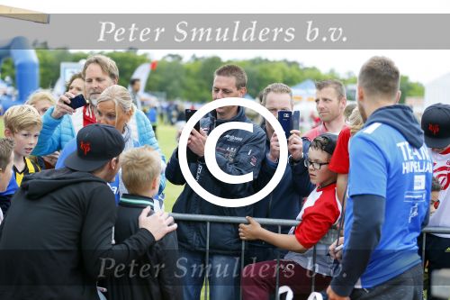 Arnhem 31 mei 2015
Voetbalclinic Klaas jan Huntelaar foundation op Papendal. Ook Enzo Knol en zijn vriendin Dee v d Zeeuw waren ook aanwezig.