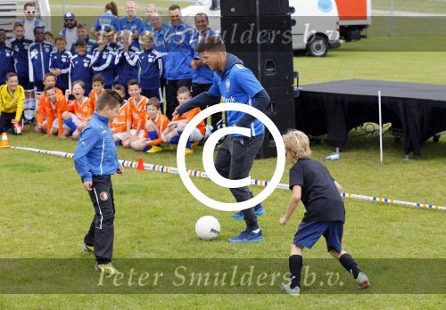 Arnhem 31 mei 2015
Voetbalclinic Klaas jan Huntelaar foundation op Papendal. Ook Enzo Knol en zijn vriendin Dee v d Zeeuw waren ook aanwezig.