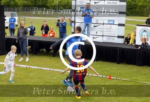 Arnhem 31 mei 2015
Voetbalclinic Klaas jan Huntelaar foundation op Papendal. Ook Enzo Knol en zijn vriendin Dee v d Zeeuw waren ook aanwezig.